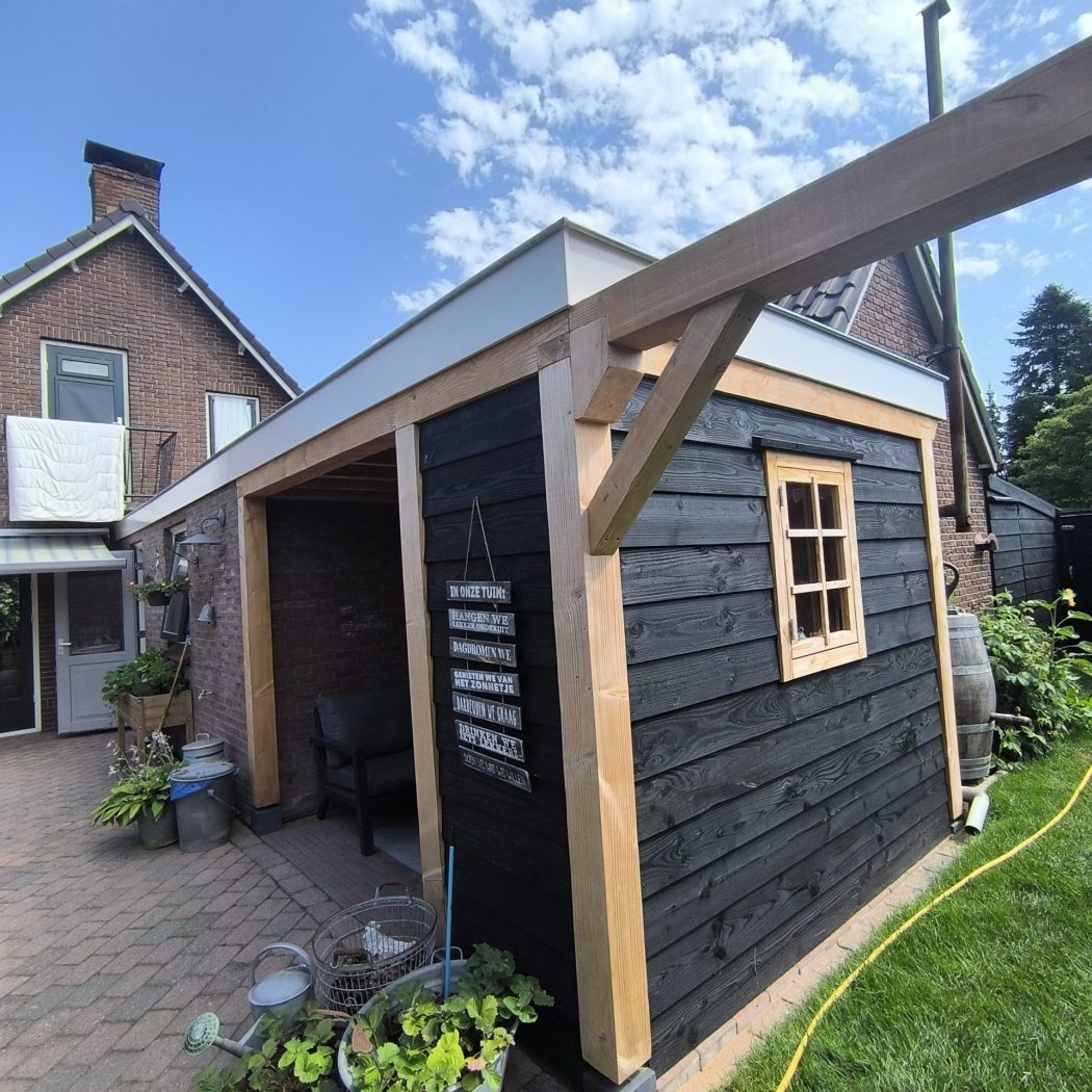 Veranda met schommel – Putten