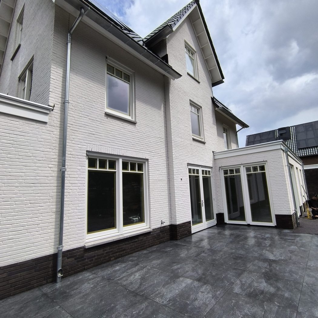 ‘Basisaanleg’ moderne, onderhoudsvriendelijke tuin – Nijkerk